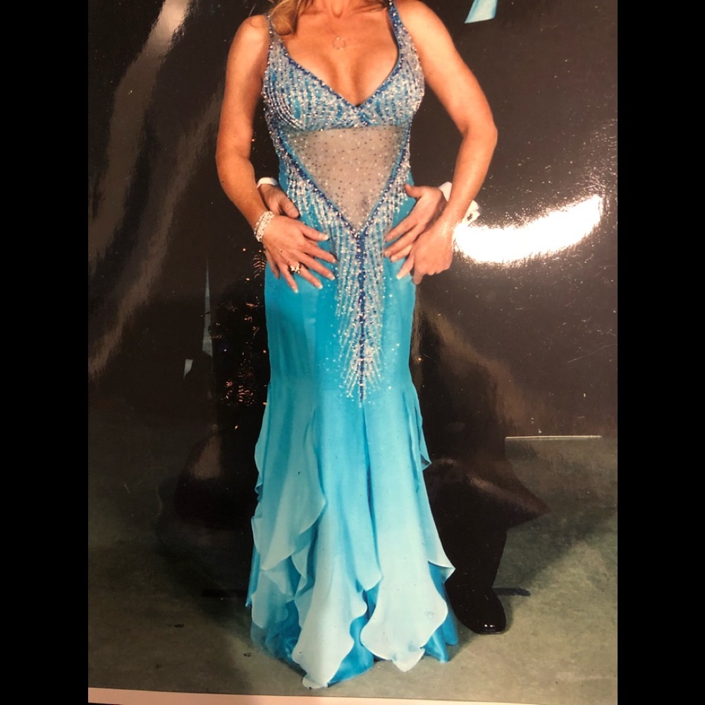 Vegas Dress Ombre Turquoise w/sheer beaded shawl